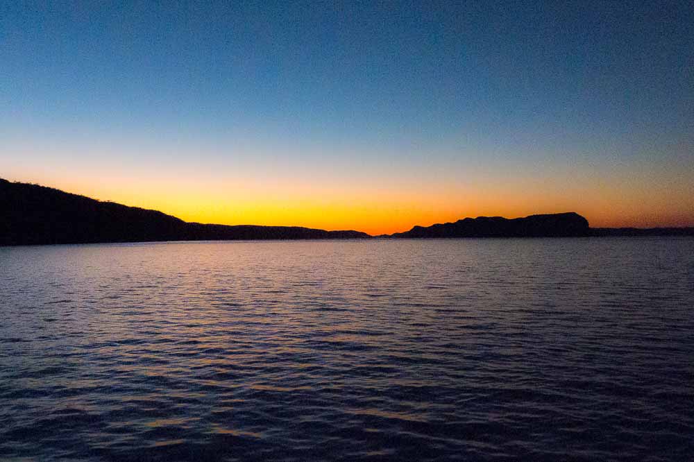 Sunset from the houseboat - TRACK TRAILER